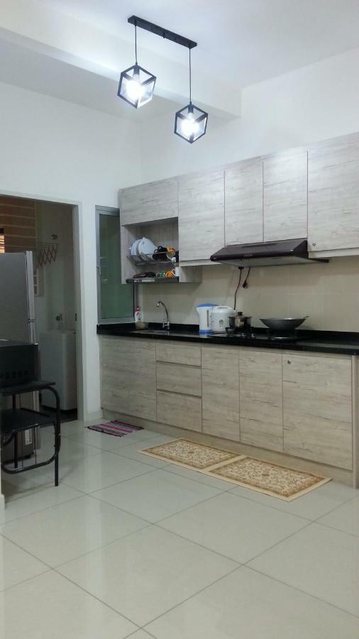 Az Homestay @ Southville City Банги Экстерьер фото